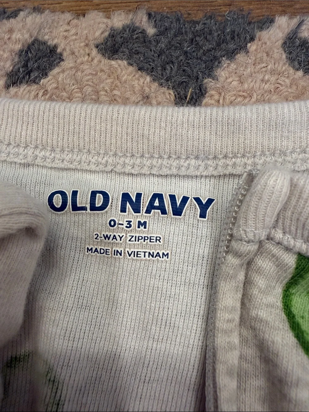 100% Cotton Old Navy Gray One-Piece Footie with Green Avocado Print